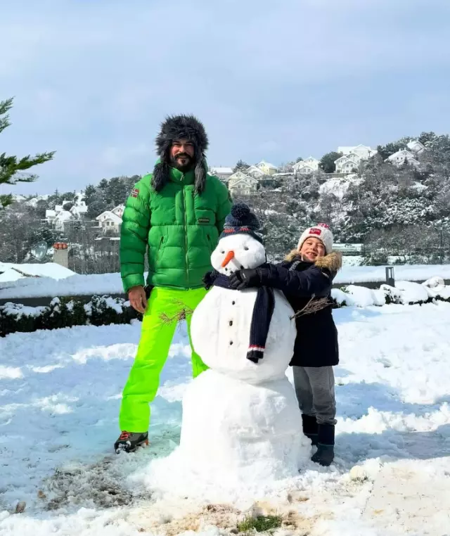 Fahriye Evcen ve Burak Özçivit, Oğullarıyla Kar Pozu Verdi, Sosyal Medya Alevlendi