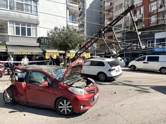 Adana Seyhan’da Zincirleme Trafik Kazasında 2 Kişi Yaralandı