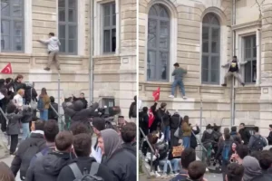 Güvenlik bina kapılarını kilitledi, öğrenciler camlardan çıktı