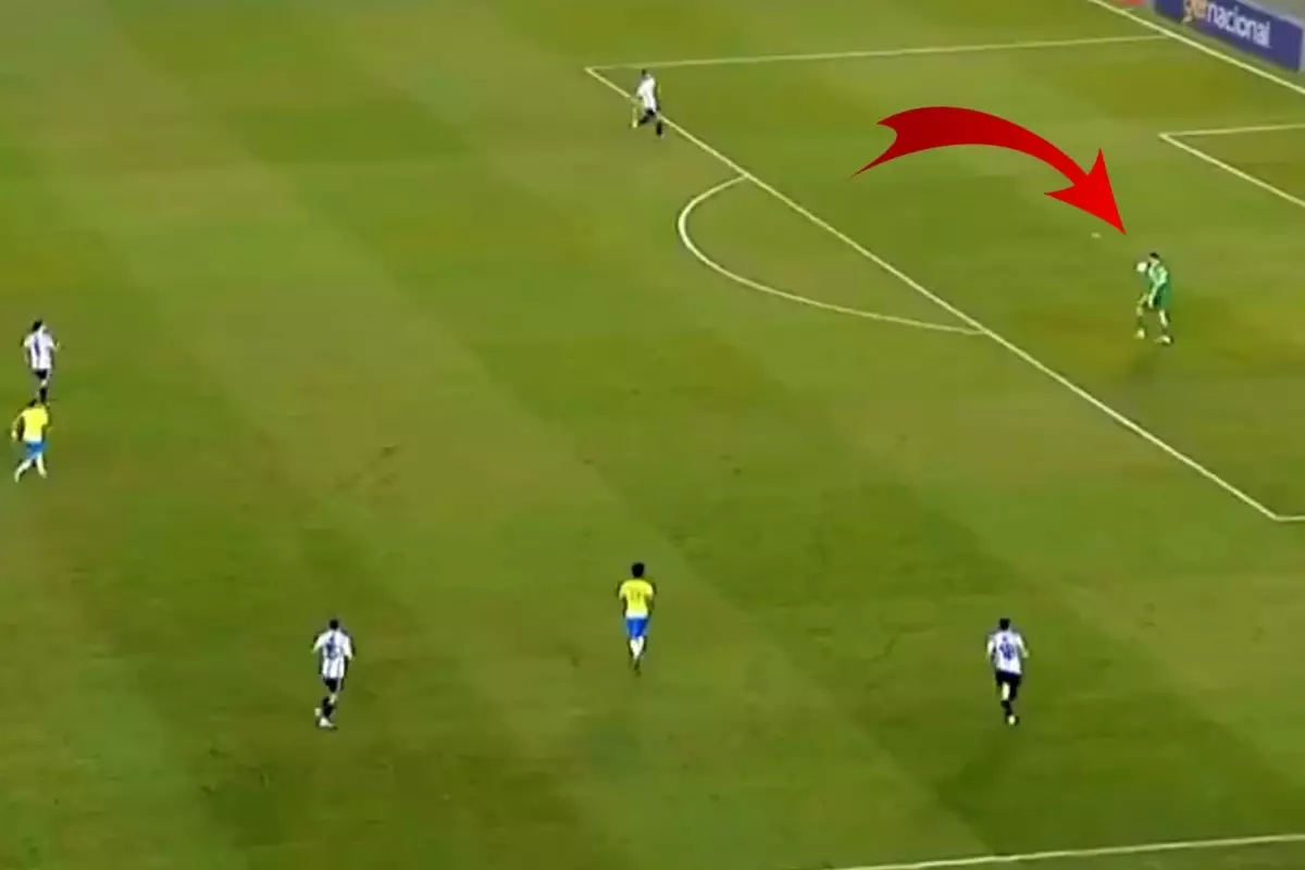 Yıldız kaleciden rakip taraftarın sabrını sınayan hareket
