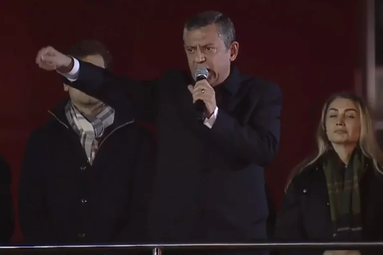 ‘Senin alnını karışlamayan namerttir’