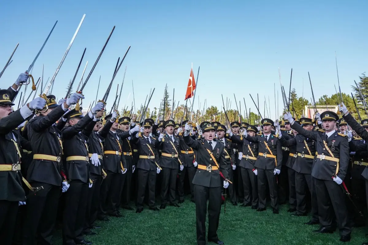 Bağcıoğlu açıkladı! İhraç edilen teğmenlerin tazminatını CHP ödeyecek
