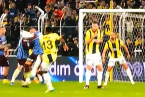 İşte Fenerbahçe’nin penaltı beklediği pozisyon