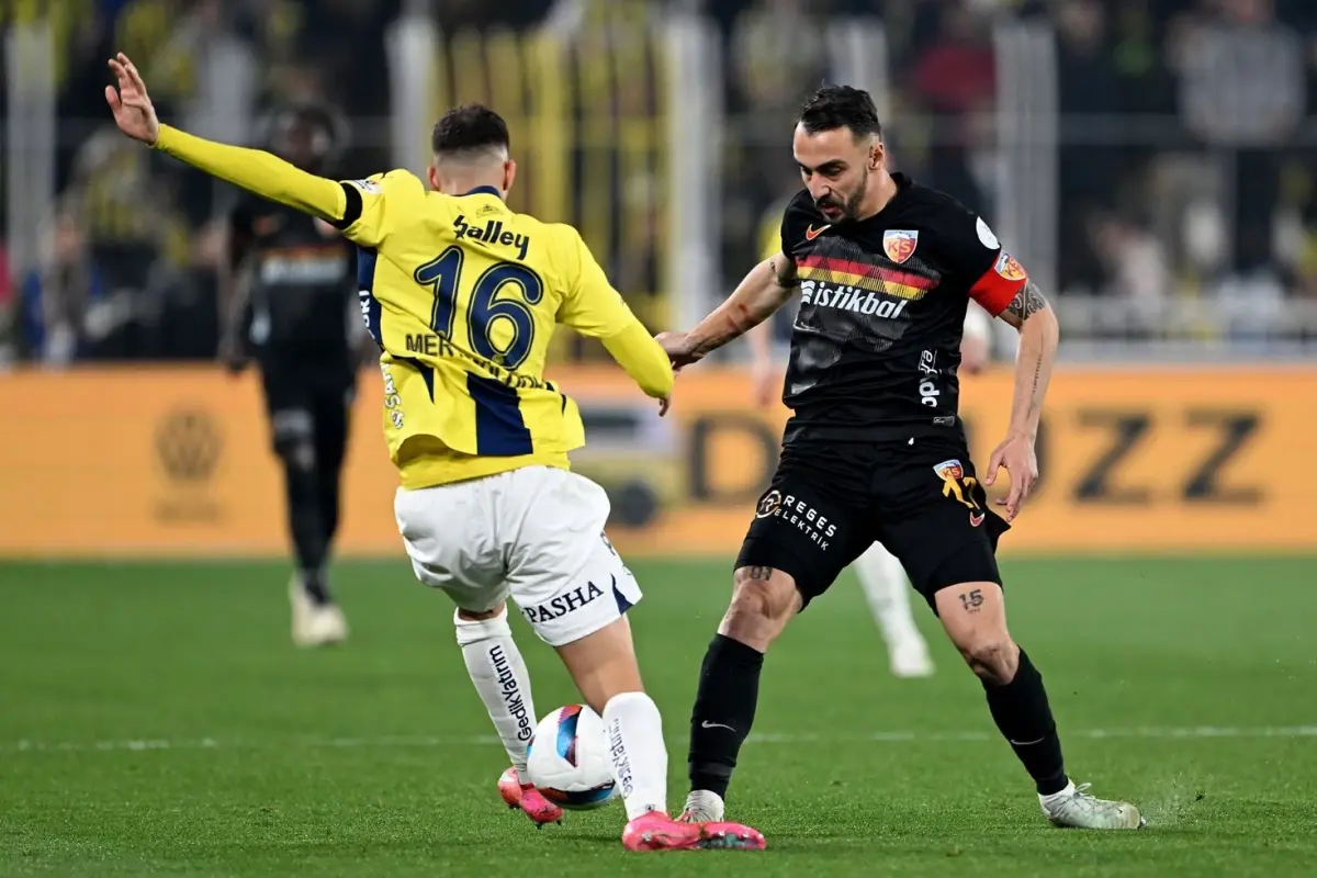 Kadıköy’de Fenerbahçe’yi yıkan futbolcu Galatasaray’a imzayı atıyor