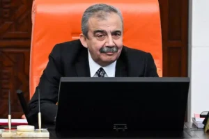 Sırrı Süreyya Önder 12 saatlik ameliyattan çıktı! İşte son durumu